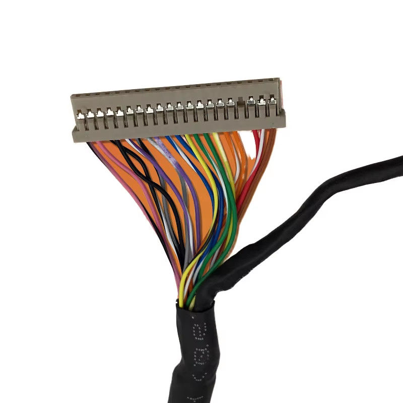 تجميع كابلات LVDS الدقيقة مع موصلات آمنة وأزواج محمية ، مصممة لاستقرار الإشارة عالية السرعة